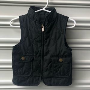 Old Navy lightweight black quilted sleeveless vest